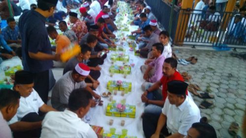 Ribuan Warga Hadiri Buka Puasa Bersama di Kediaman Aiyub Abbas dan Said Mulyadi