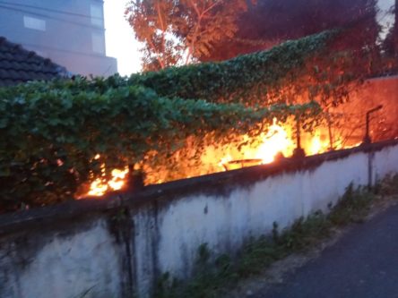 Gudang Kosong Terbakar di Kampung Laksana