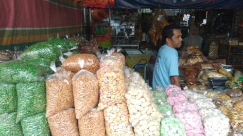 Jelang Lebaran, Pedagang Kue Kering Mulai Ramai