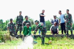 Kodim 0105 Aceh Barat Bantu Pengairan Sawah Warga