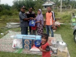 Dinsos Nagan Raya Salurkan Bantuan Rumah Korban Angin Kencang