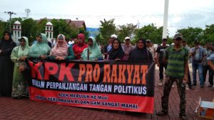 Demonstran Ancam Bikin Konflik di Pileg 2019 Jika Irwandi Tak Dibebaskan