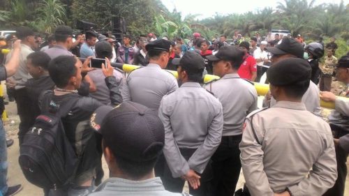 Tuntut Tanah Adat, Puluhan Masyarakat Singkil Unjuk Rasa di PT Nafasindo