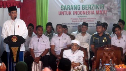 Di Depan Jokowi, Kiai Maimun Doakan Prabowo Jadi Pemimpin