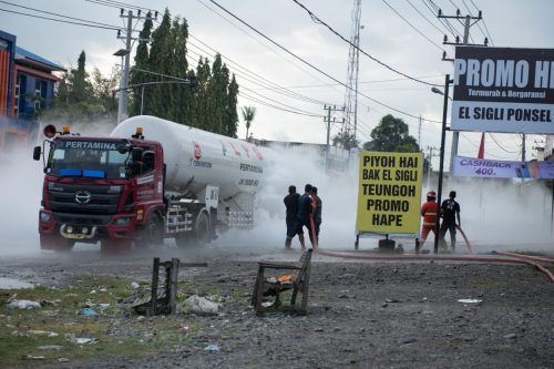 Tangki Truk Pengangkut Elpiji Bocor di Pidie