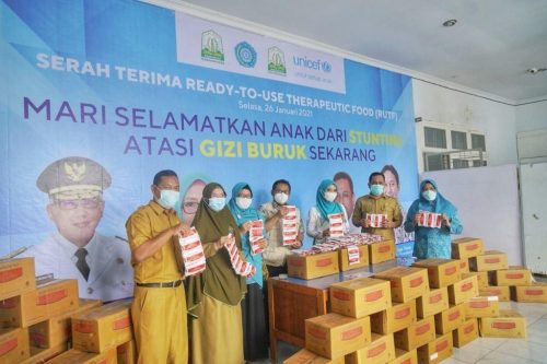 Penyerahan logistik dari Unicef