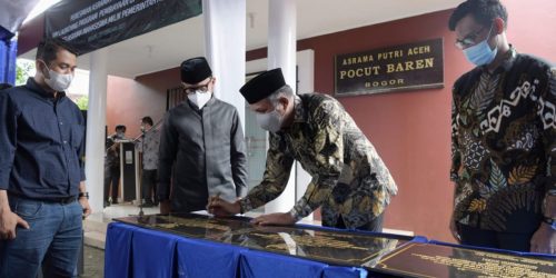 gubernur resmikan asrama mahasiswa di perantauan