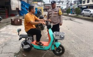 Sepeda Listrik Kian Marak Bhabinkamtibmas Polsek Peureulak Polres Aceh Timur Imbau Tidak Digunakan di Jalan Raya