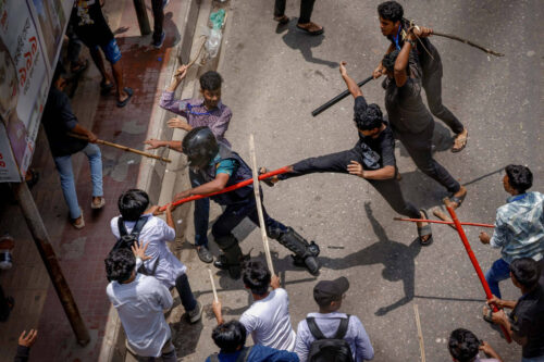 Foto: Bentrokan dalam Demonstrasi Tolak Kuota Pekerja di Pemerintahan Bangladesh