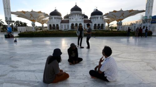 antarafoto ngabuburit masjid raya baiturrahman 170421 irp 3 01 ratio 16x9