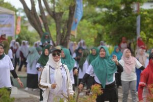 Penjabat Ketua PKK Aceh, Hj. Safriati, menghadiri Peringatan Hari Pangan Sedunia di Aceh yang digelar di Dinas Pangan Aceh, Sabtu, (19/10/2024). Foto: Biro Adpim