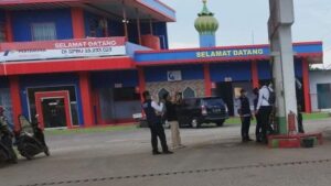 spbu di aceh besar disegel polisi karena diduga operatornya menjual solar subsidi ke mobil tangki yang sudah dimodifikasi foto 169