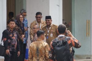 Penjabat Gubernur Aceh Dr H Safrizal ZA, M.Si didamping Plt Sekda Aceh Muhammad Dirwansya menghdiri Musyawarah Perencanaan Pembangunan (Musrenbang) Bappenas untuk Perencanaan Pembangunan Nasional (RPJMN) 2025-2029 di Gedung Bappenas, Jakarta, Senin 30 Desember 2024. Foto: Biro Adpim