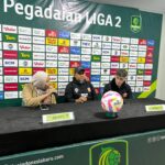 Pelatih Persiraja Banda Aceh, Akhyar Ilyas saat konferensi pers di Jogja, Kamis, 30 Januari 2025. Foto: Kanalinspirasi