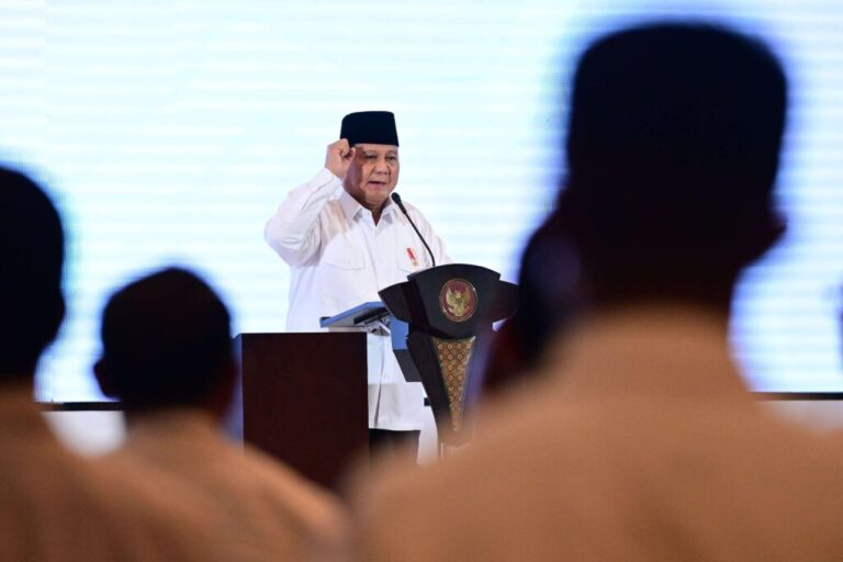 Presiden Prabowo Subianto ketika menghadiri suatu acara. Kepala Negara rencananya akan meresmikan Proyek Pembangkit Listrik yang merupakan Proyek Strategis Ketenagalistrikan di berbagai wilayah. (Foto: Biro Pers Setpres)