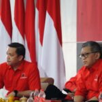 Sekretaris Jenderal DPP PDI Perjuangan Hasto Kristiyanto dan Ketua DPP Ronny Talapessy. Foto: PDIP