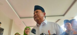 Presiden Prabowo Subianto saat jumpa media usai Kongres ke-XVIII Muslimat Nahdlatul Ulama (NU) di Jatim Expo, Surabaya, Senin (10/2/2025). Foto: RRI/Josua Sihombing