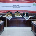 Pj Gubernur Aceh Dr, H. Safrizal, ZA, M.Si memimpin pertemuan Rapat Kick Off Meeting Penyusunan RPJMA Tahun 2025-2029 di Aula Bappeda Selasa, 11 /2/2025. Foto: Biro Adpim