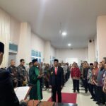 Asisten II Setda Aceh, Zulkifli, menghadiri pelantikan Nizar Saputra sebagai Wakil Kepala BPMA untuk periode 2025-2030. Pelantikan ini dipimpin oleh Kepala BPMA Nasri Djalal, Jumat, 21 Februari 2025, di Kantor BPMA. Foto: Biro Adpim