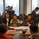 Wakil Gubernur Aceh, Fadhlullah, SE saat memberikan sambutannya pada Forum Komunikasi Investasi dan Pembangunan Infrastruktur antara Pemerintah Aceh dengan Investor Tiongkok, yang diselenggarakan PT Global Invesment bersama PT Gotion Indonesia Materials di Gedung World Capital Tower, Jakarta Selatan, Senin, 3 Maret 2025. (Foto: Humas BPPA)